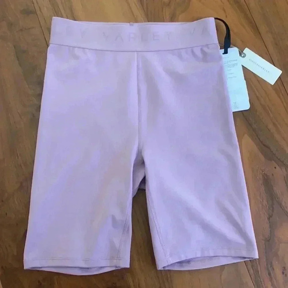 Varley “Let’s Move” Shorts - Picture 4 of 5